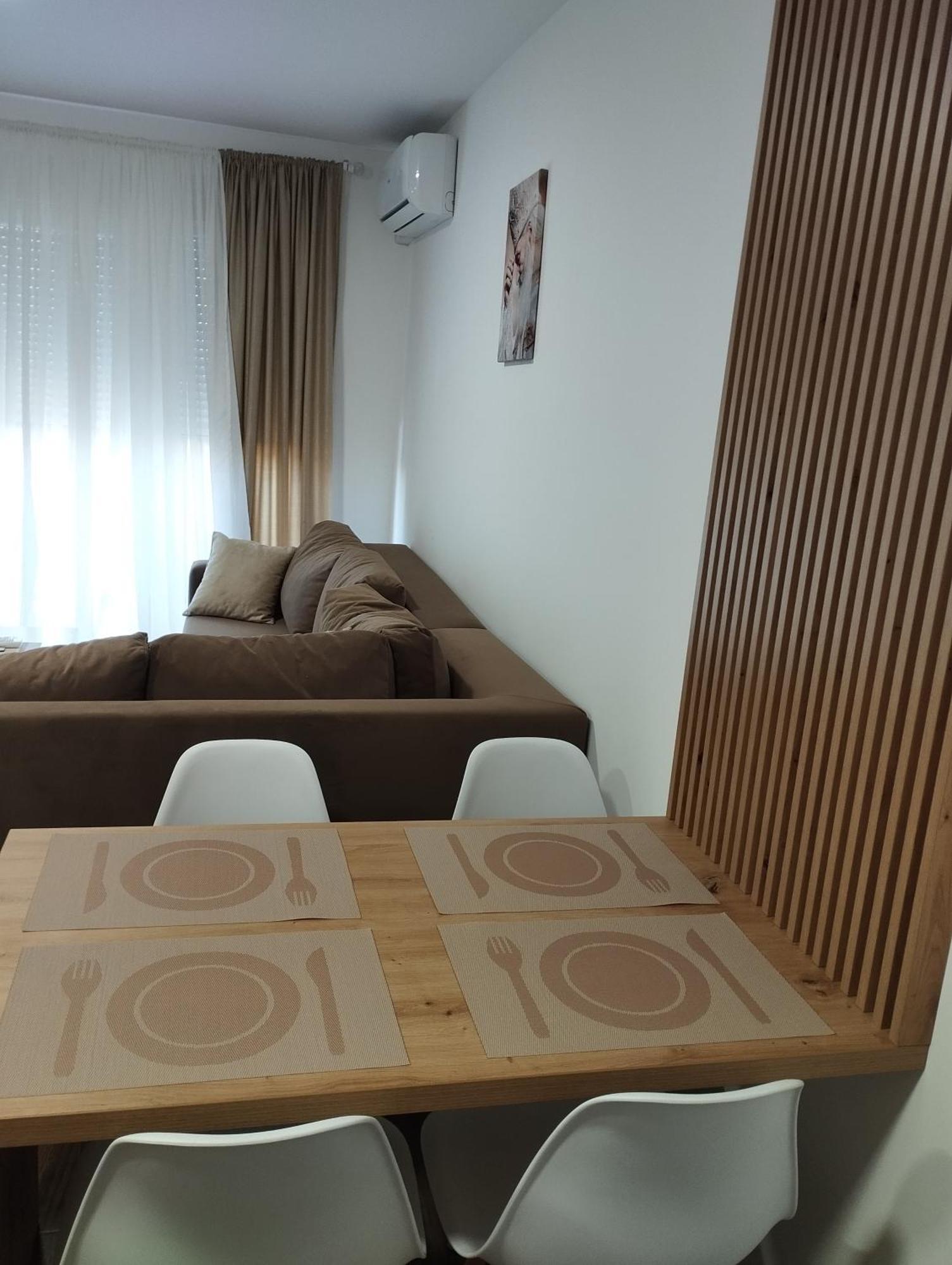 Apartment With Pool Veliko Gradište Dış mekan fotoğraf